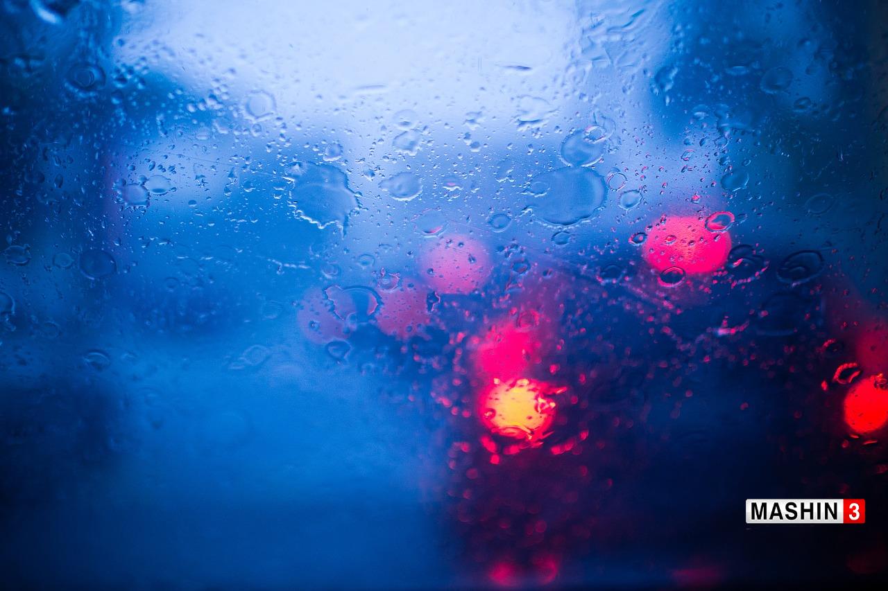 رانندگی در هوای بارانی